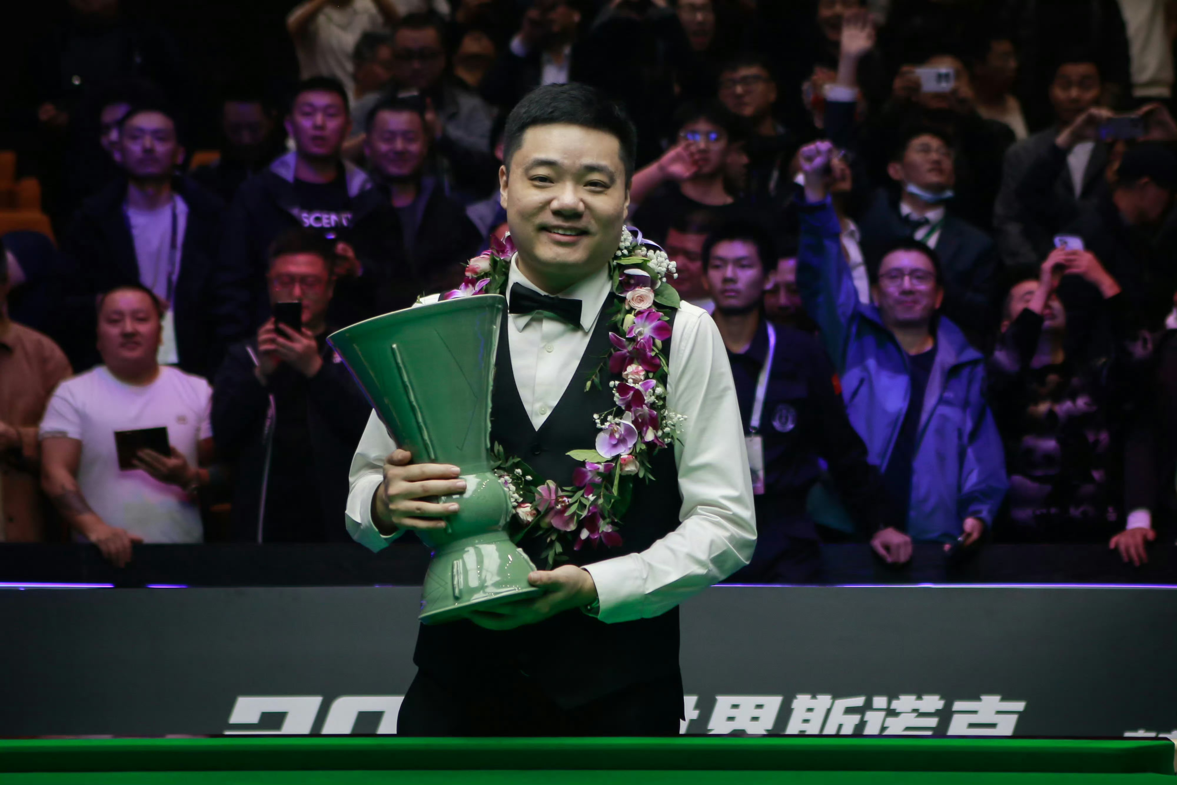 如意娱乐平台-丁俊晖压哨绝杀国乒，全场沸腾！经典一战再现传奇