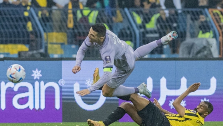 如意娱乐平台-C罗在比赛中受伤退赛，F1车队主帅表示担忧